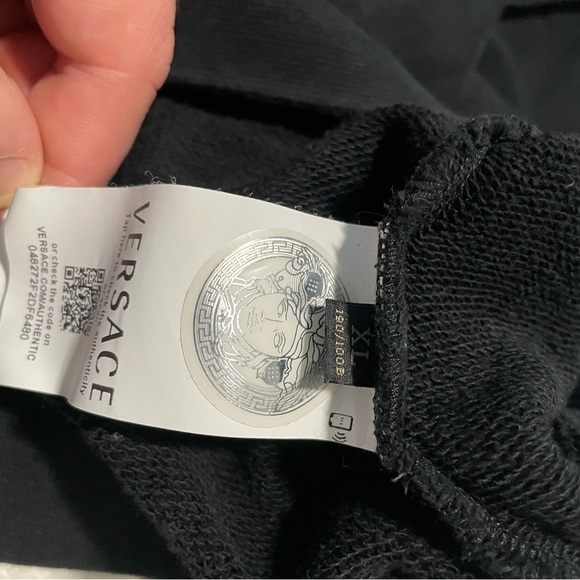 Men's Versace Hoodie - Size XL - Picture 7 of 7